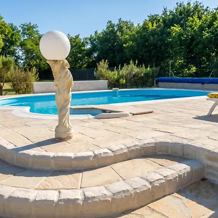 Maison Charmante à Bussac-forêt Avec Piscine Partagée Bussac-Foret